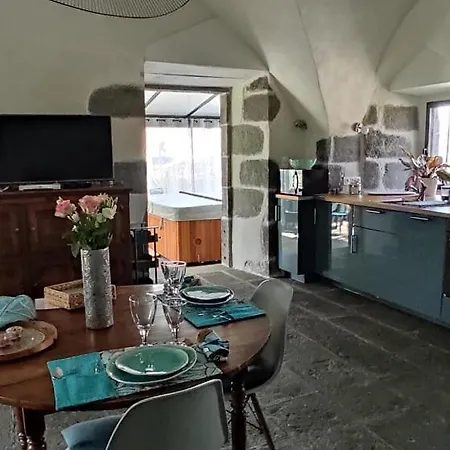 Les Gites De Recoleine * Nébouzat